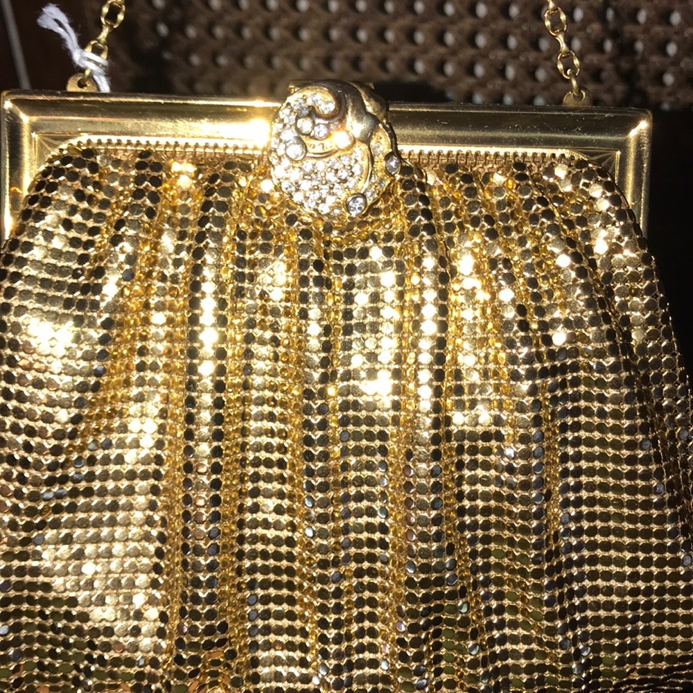 1950's Vintage Whiting and Davis Gold Tone Clutch - Picture 3 of 10